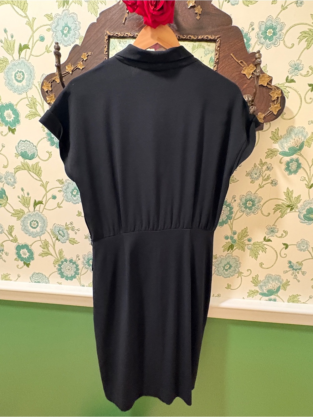 M.M.LaFleur Black Faux Wrap Sheath Dress Size 8 The Tory Cocktail LBD - Picture 5 of 5
